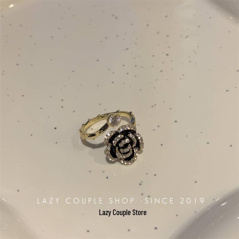 

Элегантное кольцо «Черная камелия» для женщин - Роскошный дизайн во французском стиле с нежным шармом One Size