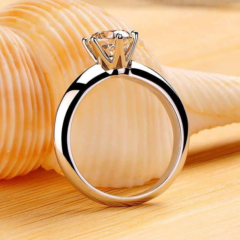Luksuriøs Klassisk Hvitgullfarge Ring Solitær 2 Karat Zirkonia Diamant Vielsesring Dame Smykketilbehør