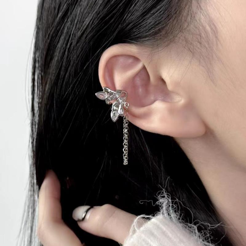 Fashion ear clips without ear piercings, advanced sense, cold wind design sense, personalized earrings, women's sweet and cool versatile butterfly