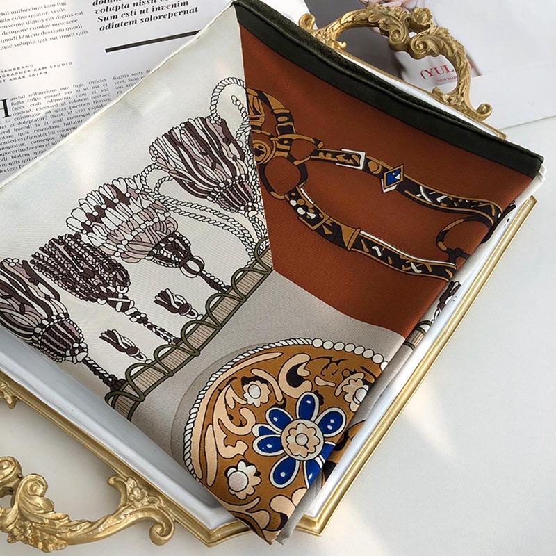 It'S Only 30. Jiang Shuying Wang Manni Has The Same Silk Scarf. Wang Manni 110 Silk Square Scarf. Silkworm Silk Is Versatile.