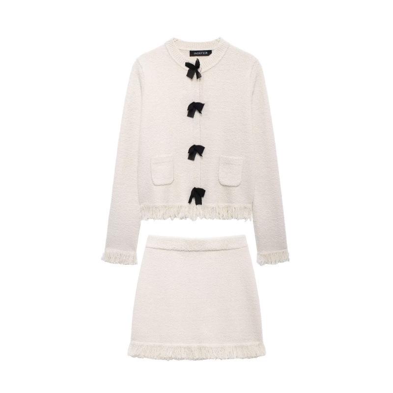 

European & American Women s Bow Brooch Knitted Cardigan and Skirt Set Small