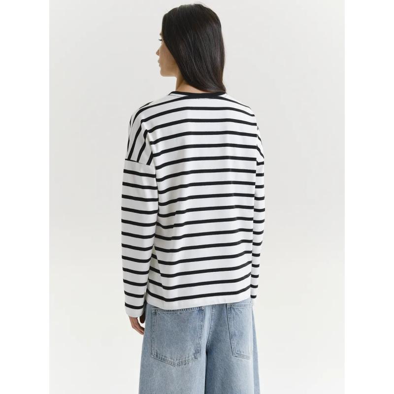 T-shirt da donna a maniche lunghe minimalista, tessuto morbido di alta qualità, silhouette ampia e squadrata per il comfort di tutto il giorno