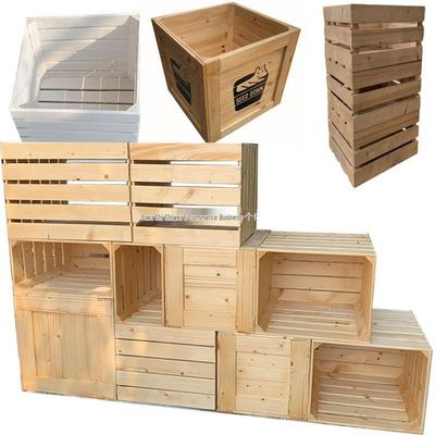 Retro Houten Kist: Opbergmand en houten krat van massief hout voor het presenteren van fruit en bloemen.