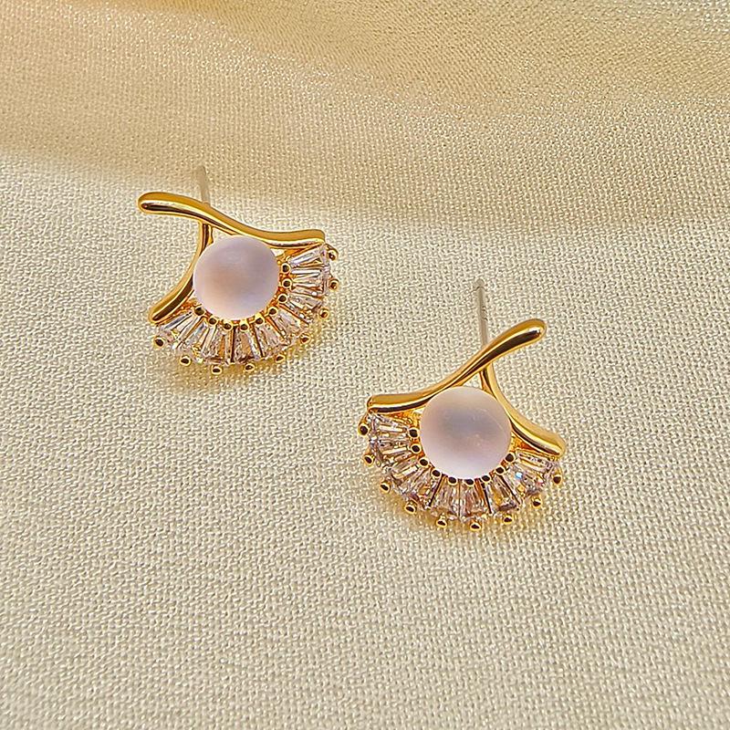

Ginkgo Leaf Stud Earrings - High-End, Minimalist Design with 925 Silver, Small and Elegant for Women