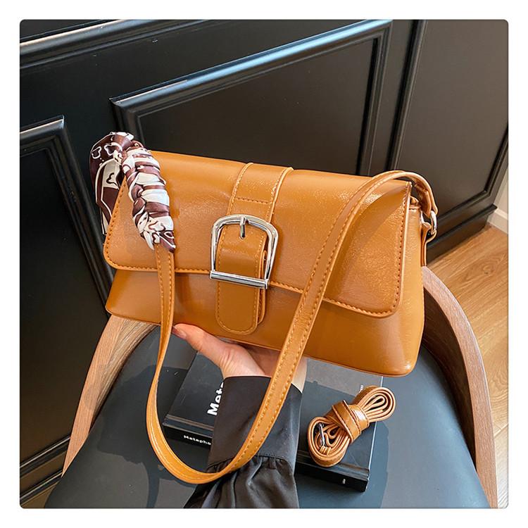 Exquisite and Elegant Underarm Women's Bags New Trendy Commuter Small Square Bags Versatile Fashion Shoulder Messenger Bags