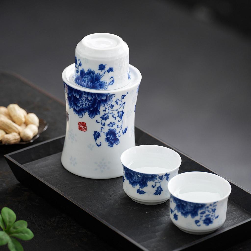Blue & White Porcelain Ceramic Wine Warmer Set - Includes Pot and Sake Cup for Home Use