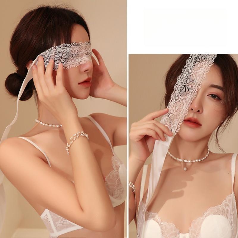 Lace Masquerade Mask Sexy Blindfold Black Eye Mask Hollow Flower Lace Eyemask for Costume Parties Valentine