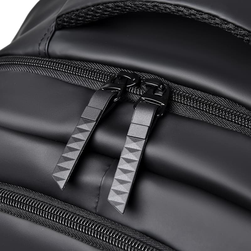 New Men's Leisure Travel Backpack Computer Bag