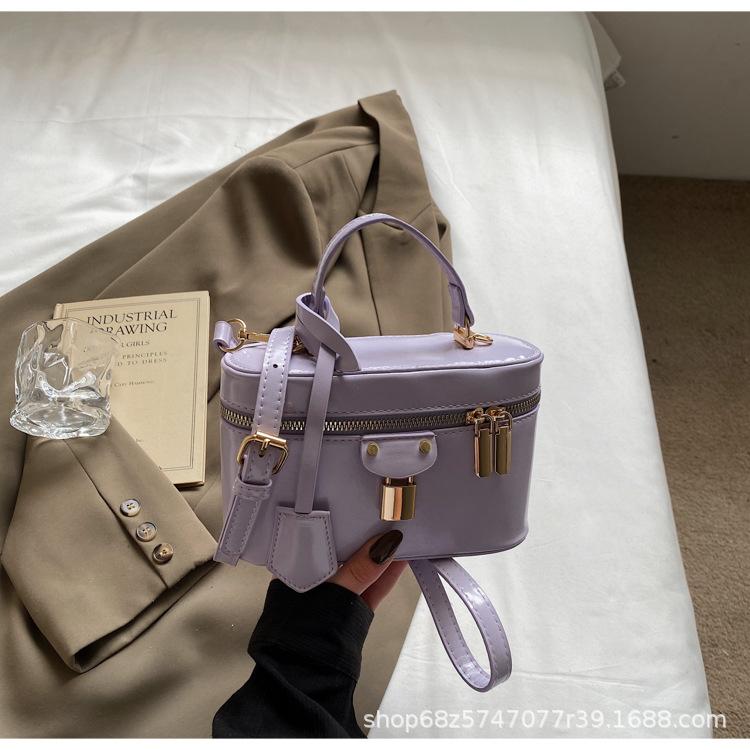 High-value Niche Handbag Women's 2025 New Fashion and Versatile Chain Crossbody Bag Box Small Square Bag Armpit Bag