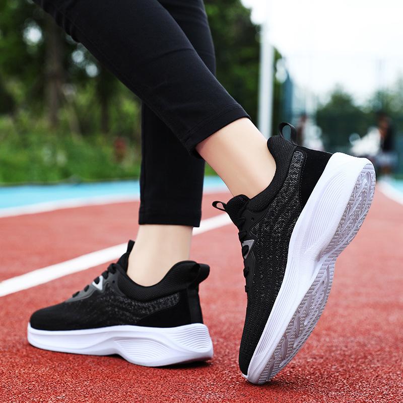 Korean Version of Trend Versatile Commuter Casual Shoes Sports Flying Woven Women's Shoes Low-top Design Soft Sole Air Cushion Women's Trend
