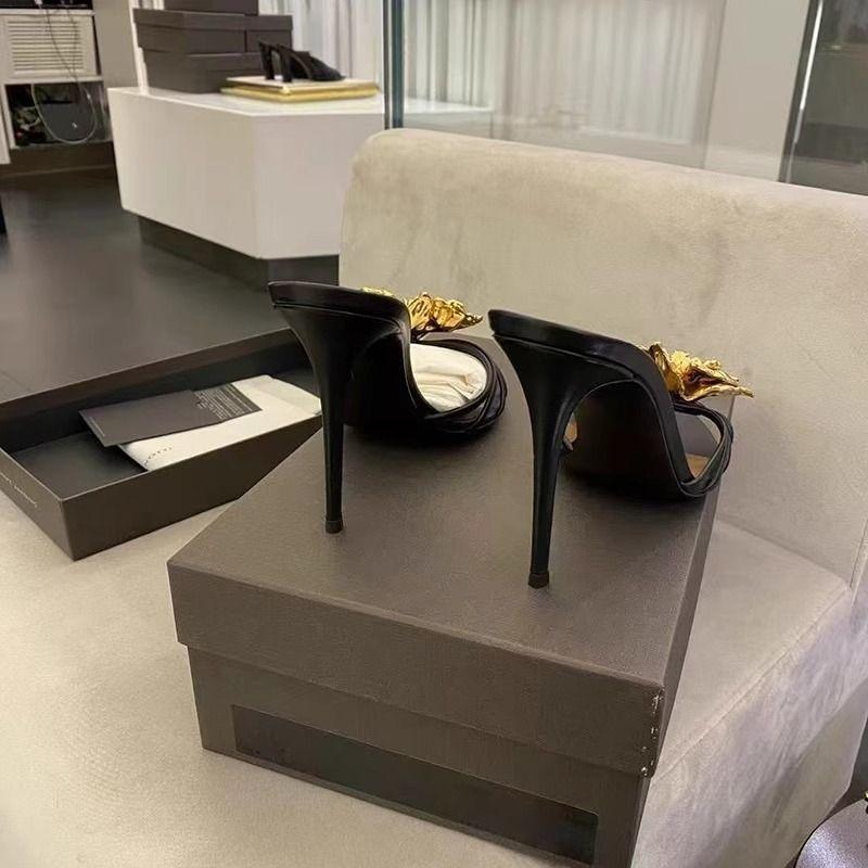 2025 summer new Korean version fashion open-toed stiletto temperament sandals women's metal flowers with high heels