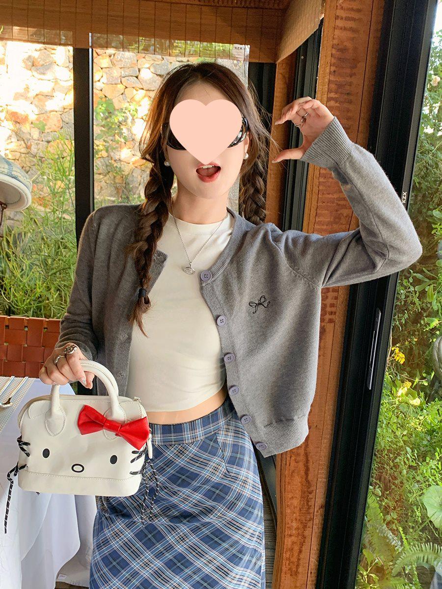 

2025 Women s Gray Knitted Cardigan: Early Autumn Long Sleeve Soft Outerwear One Size сірий колір