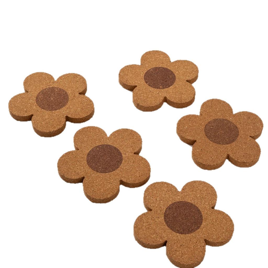 Flower-shaped cork coaster, non-slip and anti-scalding two-color contrasting color household coffee cup insulation pad, fresh, protective pad