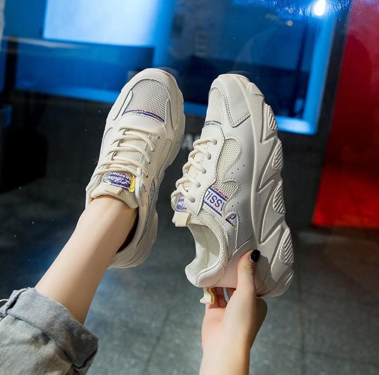 Новые кроссовки женские сетчатые на шнуровке однотонные плоские на платформе из тонкой — фото 6