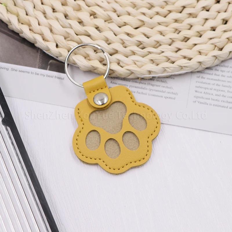 

Pet Hair Collection, Leather Storage Keychain Pendants, Cat and Dog Amulets, Cat Paw Hair Keychains жёлтый