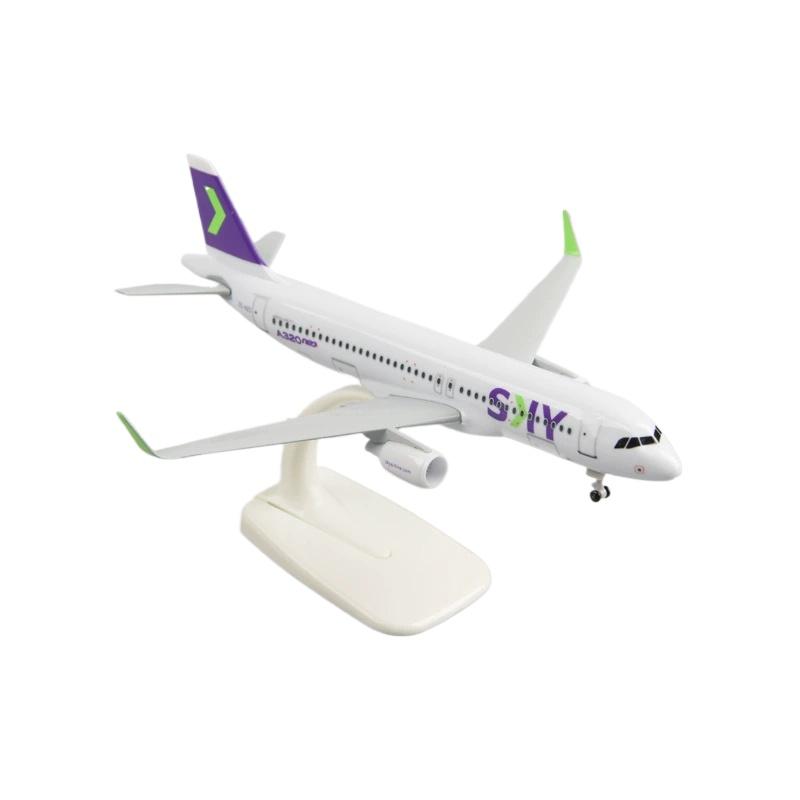 

1/400 A320 Sky Airlines model Planes 20cm Chilean Airbus A320 Metal Replica Aircraft Model with Landing Gear Aviation Simulation
