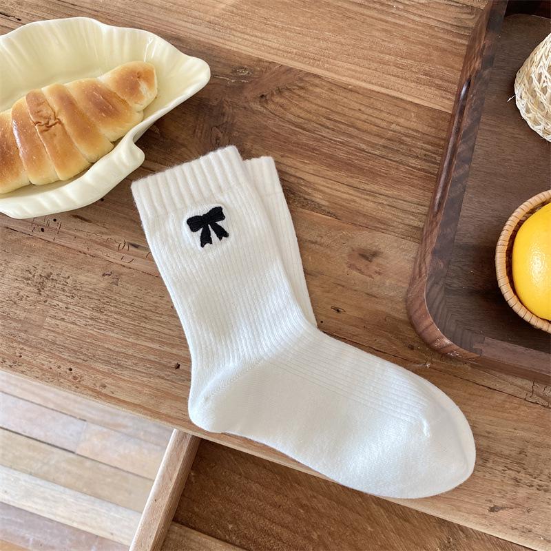 Women's Thickened Pure Cotton Mid-Calf Slouch Socks with Bow Embroidery for Autumn and Winter