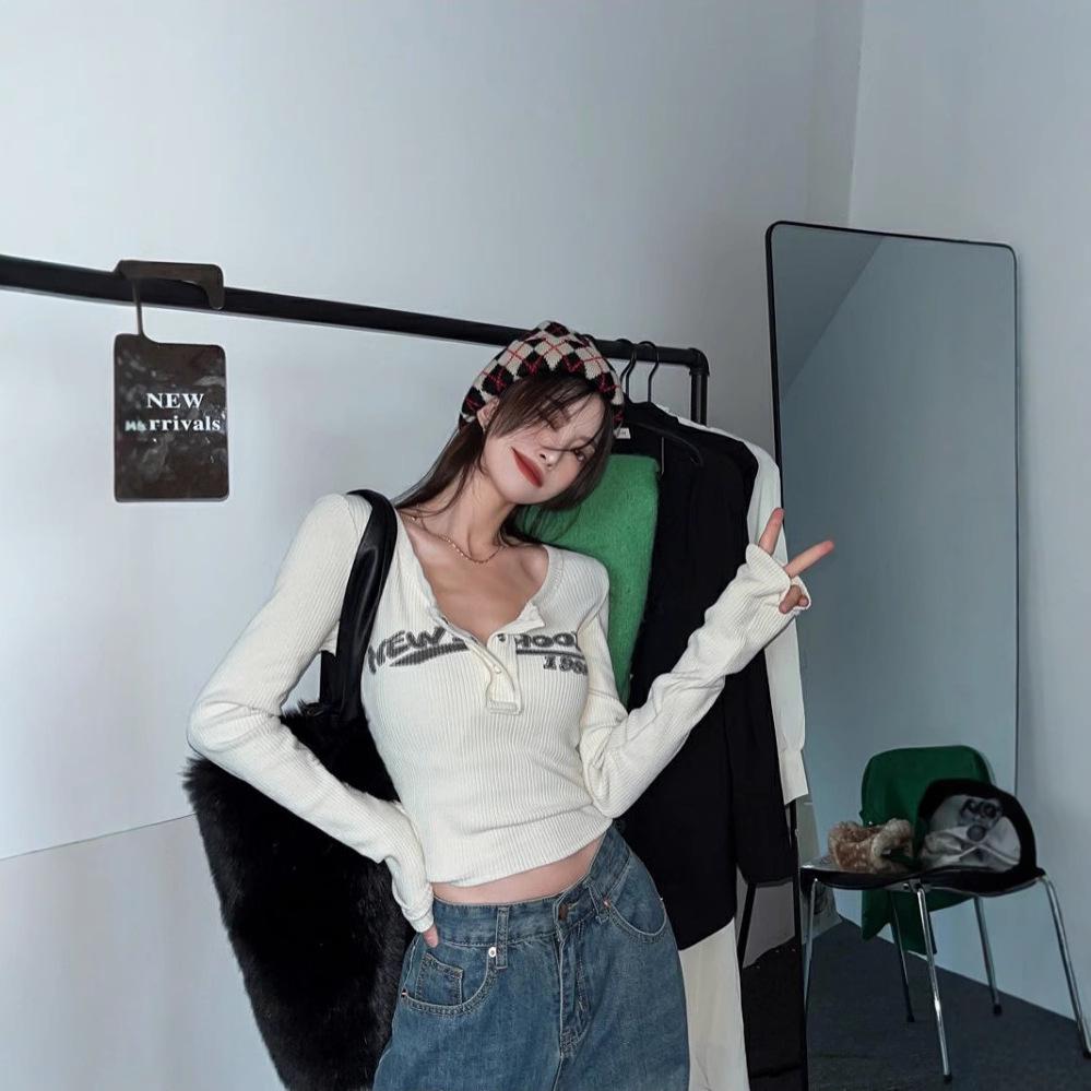 Chic Trendy Long-Sleeve Crop Top for Women - Spring Collection