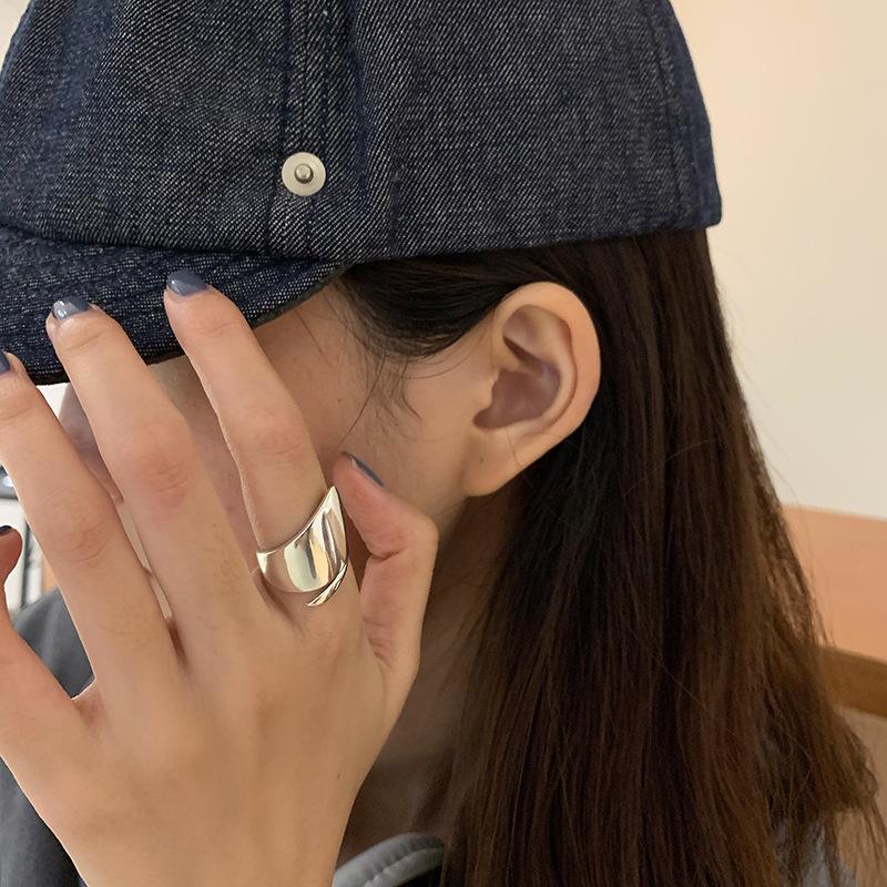 925 Modern Sterling Silver Womens Ring With Polished Detailing Geometric