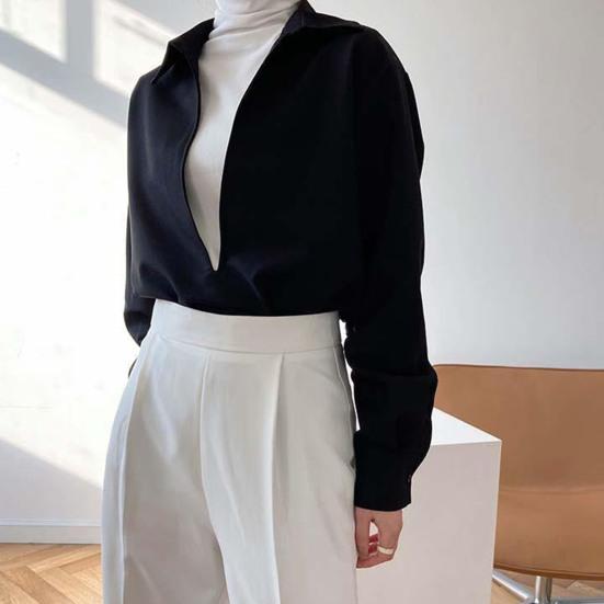 Цветная теплая свободная блузка большого размера с воротником и глубоким однотонным — фото 6