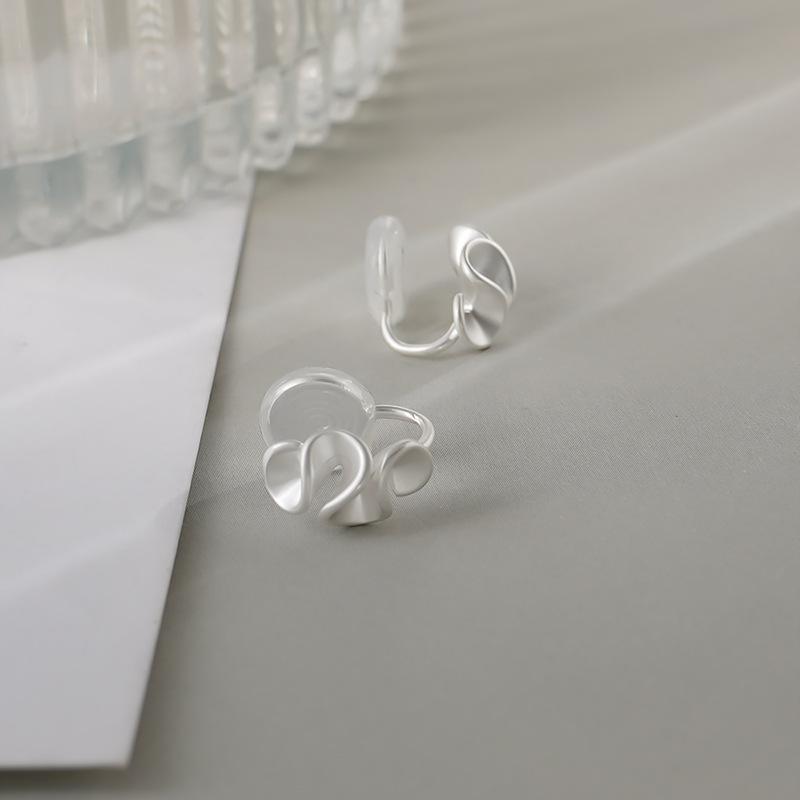 ANENJERY Orecchini a forma di fiore con spirale antizanzare per donna senza fori per le orecchie, orecchini con clip, gioielli versatili alla moda, regali