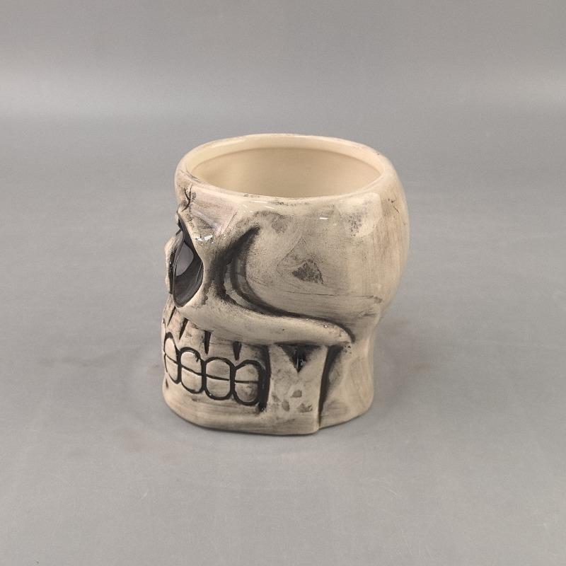 Halloween ceramic skull coffee mug beer mug personality horror atmosphere American ceramic ornament mug