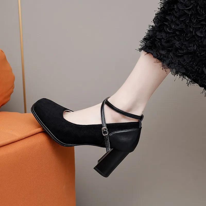 

2024 Туфли на платформе Женская обувь с шипами Босоножки Мэри Джейн Женские брендовые туфли-лодочки Новейшие остроносые Ретро Повседневные Хрустальные Лолита 35 чёрный