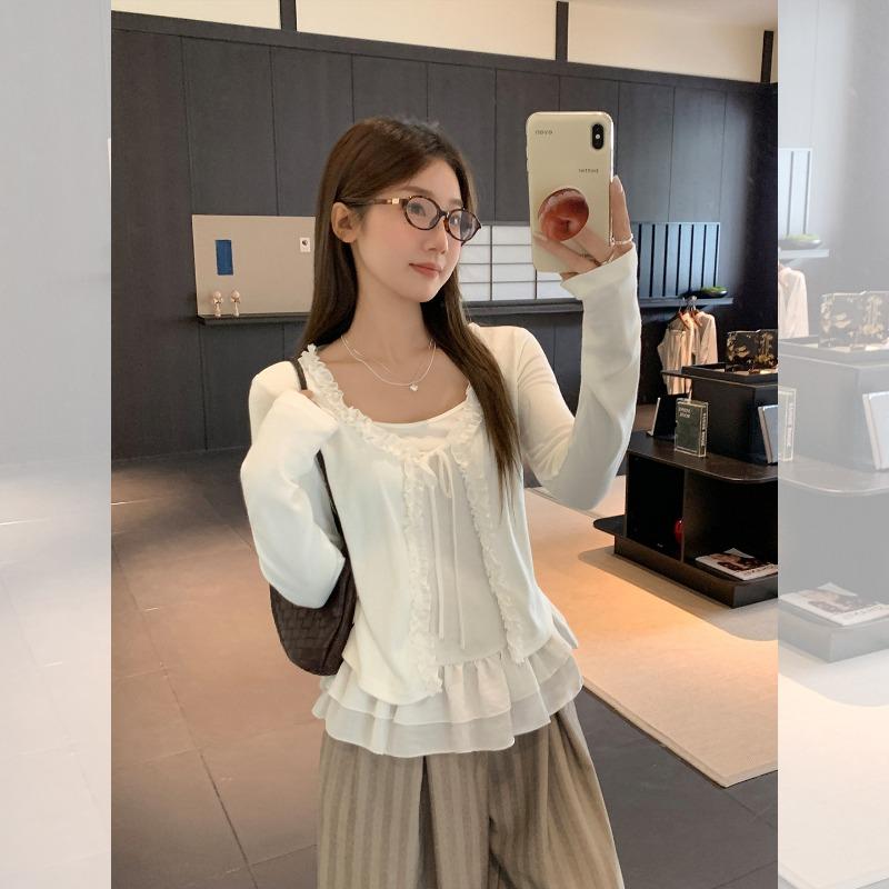 T-shirt a maniche lunghe da donna per l'inizio dell'autunno, design a finto due pezzi con cucitura sull'orlo, con top in pizzo a fungo