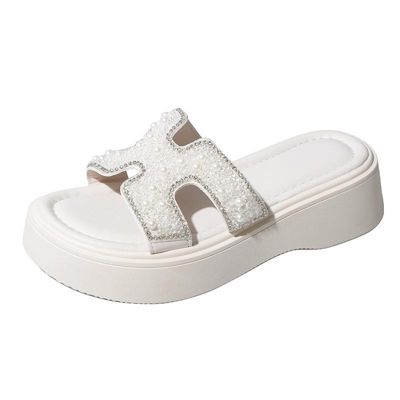 Beautiful Rhinestone Cool Slippers Female Summer Wear 2025 New Fairy Wind Thick Bottom with Skirt Seaside Beach One-word Drag