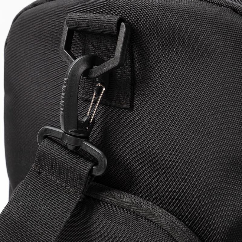 Diplomat DS-17001E Travel & Sports Handbag
