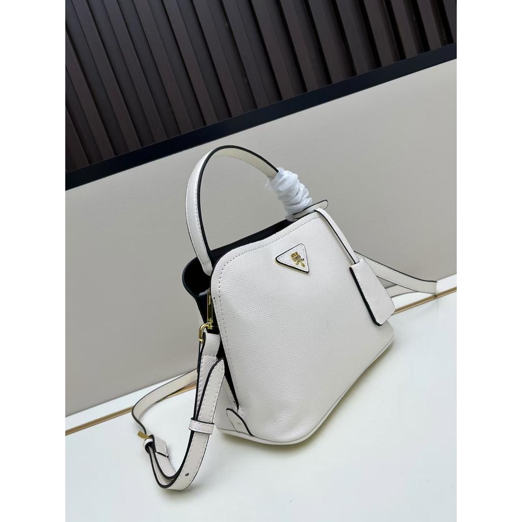 The New Single Shoulder, Versatile, Fashionable, Full of Women's Charm, Worth Buying