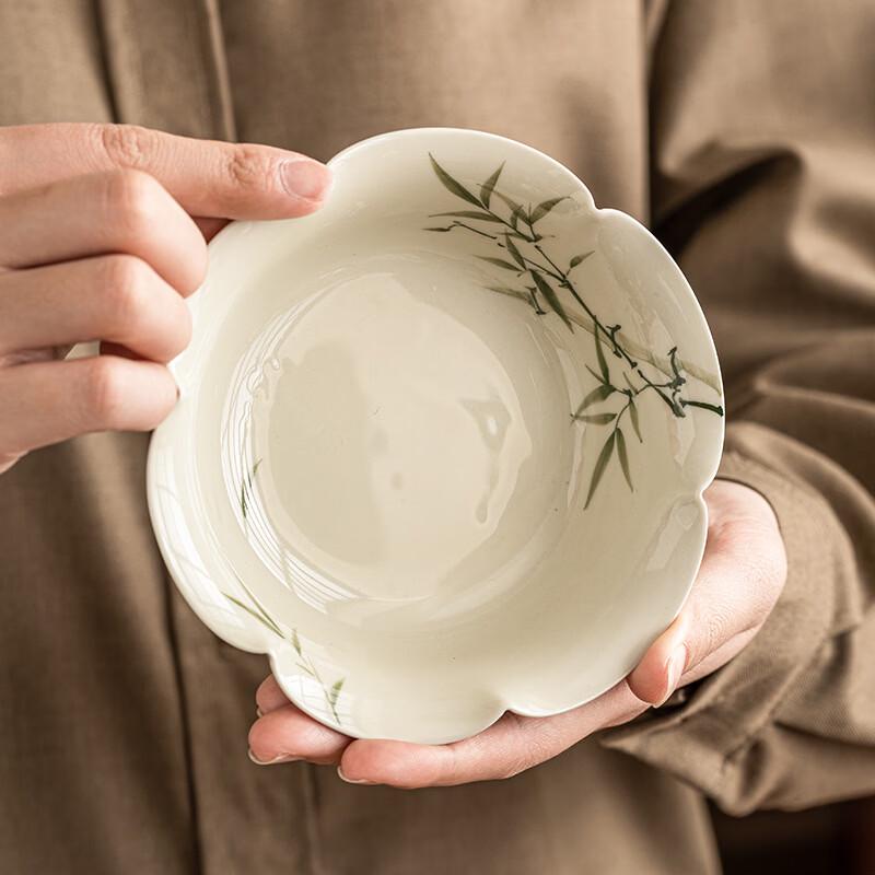Jiu Mu Qing Ceramic Petal Tea Saucer