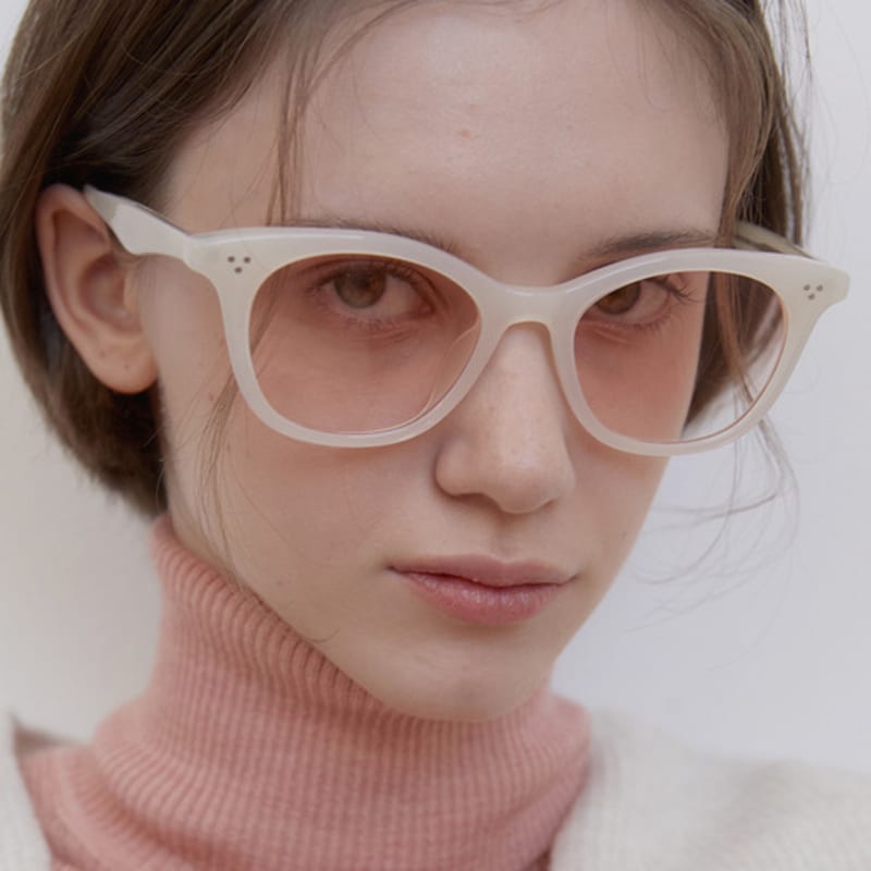 

One Brilliant Saylor-OB498-Ivory FREE