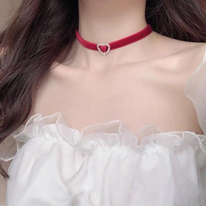 Soft Velvets Heart Choker Aesthetic Neck Jewelry Accessories for Women Girls