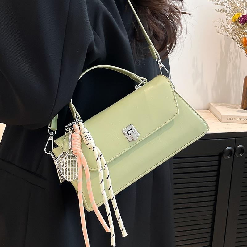 Wholesale popular niche fashion high sense portable small square bag women's temperament commuting casual versatile messenger bag