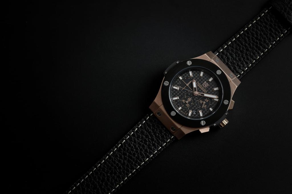NEW model Hyakuichi wristwatch 100m waterproof chronograph date display pink gold carbon black leather belt [HYAKUICHI 101] No.8L
