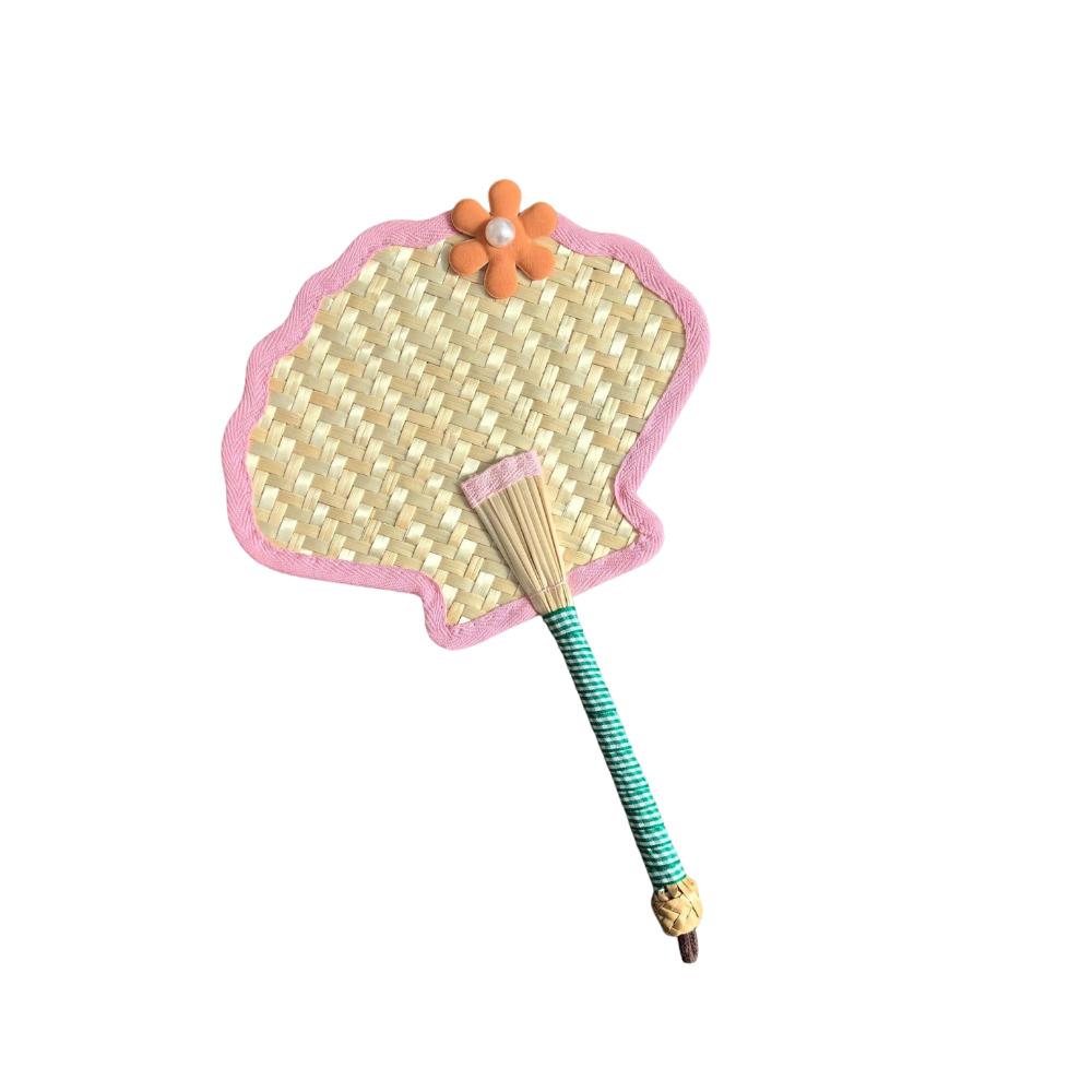 

Shell-shaped Hand-Woven Fan Cute with Hanging Hoop Decorative Handheld Fans Natural Eco-Friendly Hand Braided Fan Home Decor рожевий