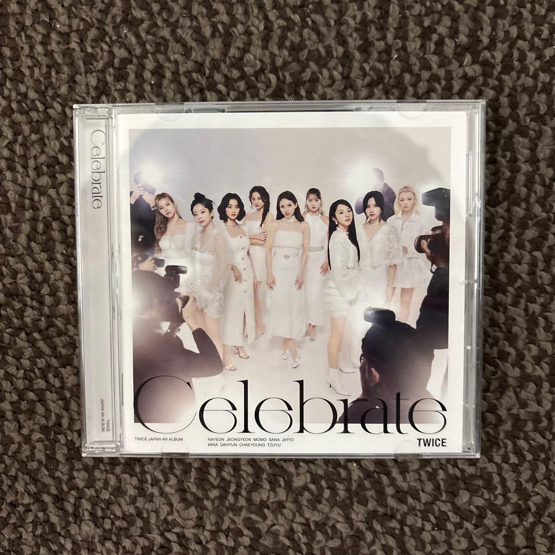 

[USED] TWICE Celebrate Japan 4th Album with Photo Card
