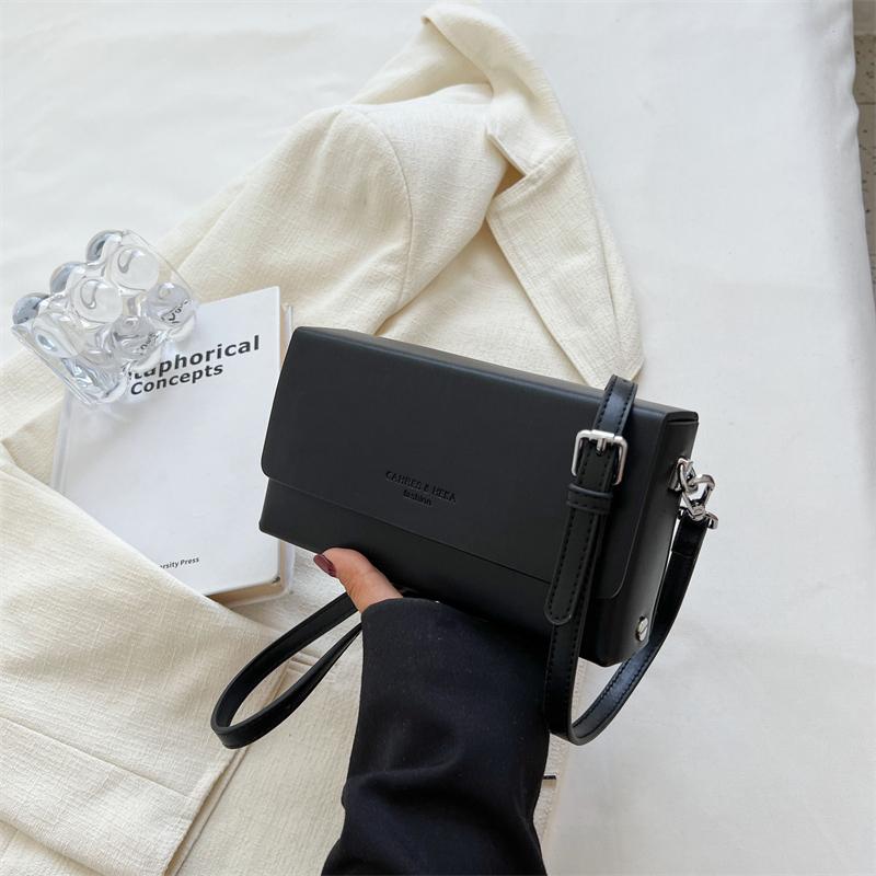 

Высококачественные красные сумки для новых модных женских сумок на одно плечо с буквенным принтом, универсальная сумка в стиле ретро для поездок на работу, маленькая квадратная упаковка (20cm<Max Length<30cm)