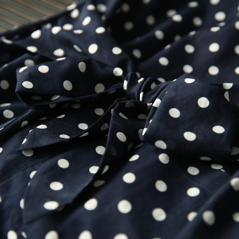 Französisches Kleid mit V-Ausschnitt und Tupfen für den Sommer von Damen, neue Schnürung an der Taille zum Abnehmen und erfrischender, knielanger Chiffon-Langrock