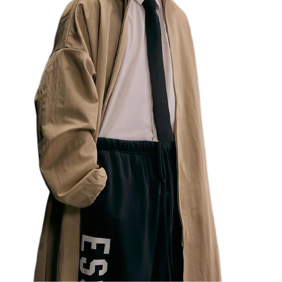 Fear of God Essentials Trench in Nylon Texturizzato con Stampa di Lettere Cappotti da Uomo Sabbia del Deserto 202HO246347F