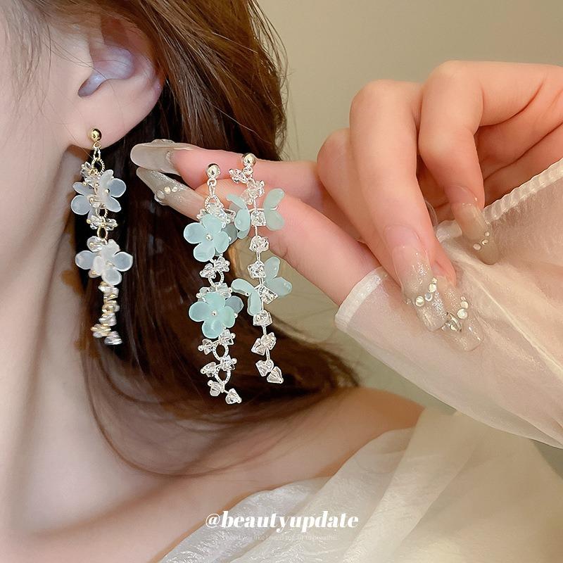 Korean small fresh flower tassel artificial crystal stud earrings female sweet girl heart earrings niche literary earrings