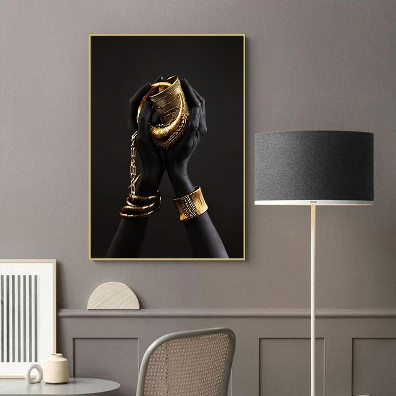 Afrikanische Frau Leinwand Wand Kunst Malerei Poster und Drucke schwarze Frau hält Gold Schmuck Bild für Wohnzimmer Home Decor