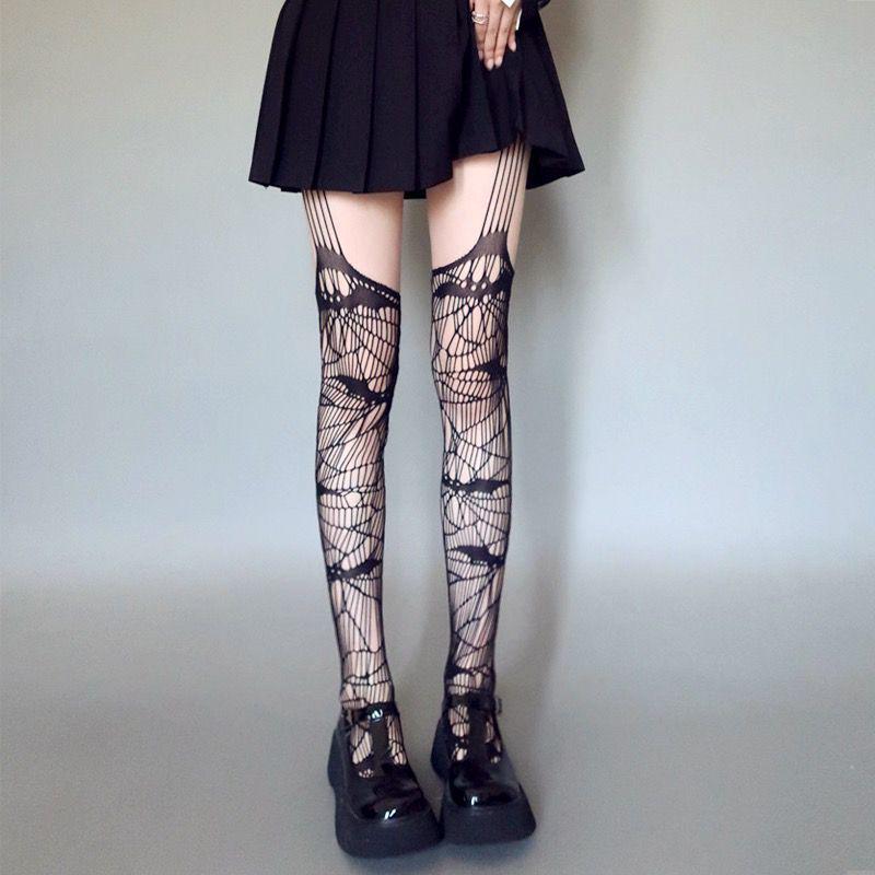 Czarne Jedwabne Koronkowe Kabaretki Lolita dla Kobiet - Odporne na Zaciągnięcia, Mikropresja, Piękne Nogi