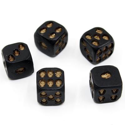 5 Stück/Set Halloween Totenkopfwürfel, dekorative schwarze Totenkopfwürfel für Halloween-Partys, Tod, Tischspiel, Spielzeug, Tod, 5er-Set, 18 mm