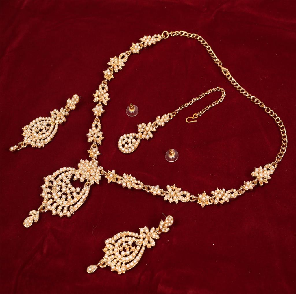 Touchstone Women's Indian Jewelry Set, Maang Tikka Wedding Guest Gold Necklace, Bollywood Jewelry Set, Pageant Elegant Prom Bride Accessory, Western