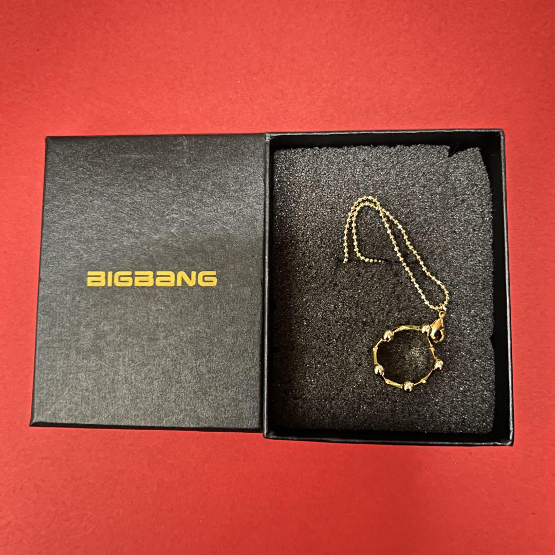 

[USED] BIGBANG crown ring necklace