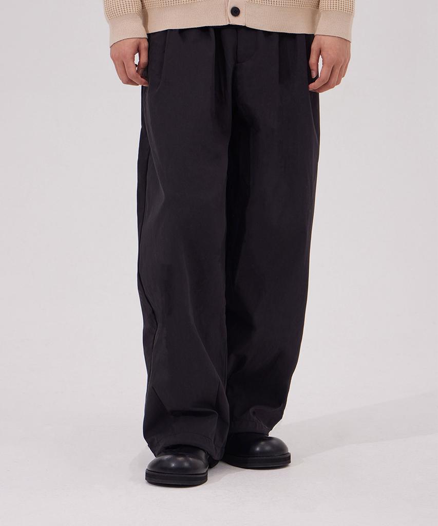 MAKEITTO Double-Pleat Wide Balloon Pants_Black