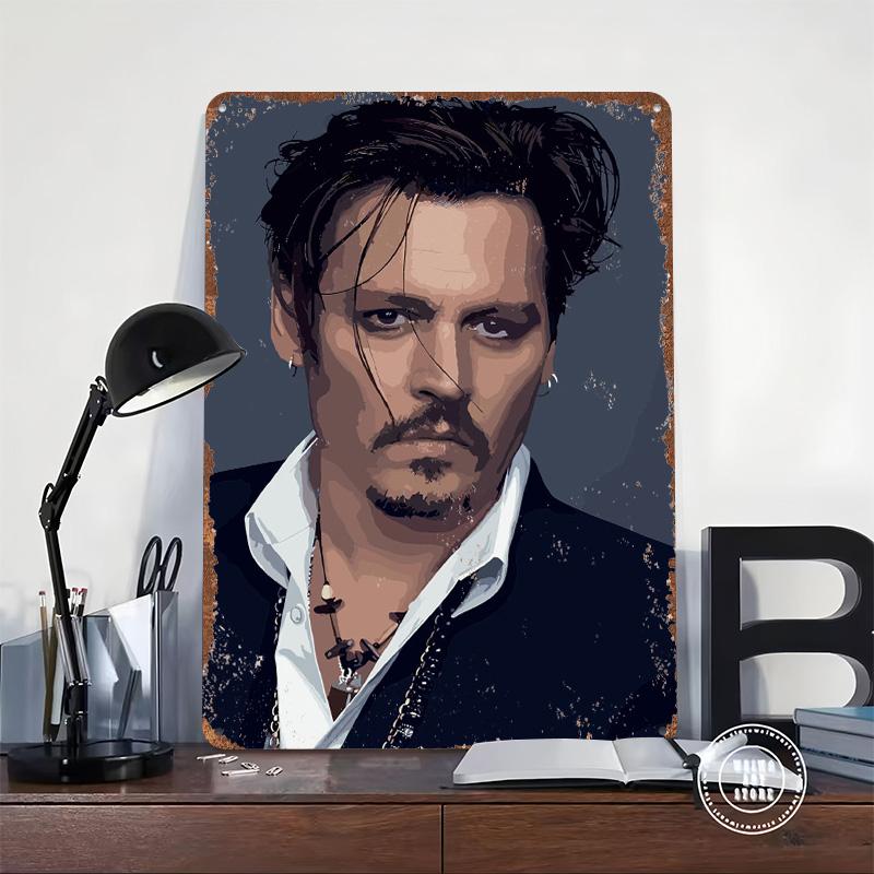 Poster in Latta di Johnny Depp Arte da Parete Personalizzata Segnali Metallici Vintage Retro per Decorazione Estetica della Stanza Decorazioni per Uomo Articoli per la Casa