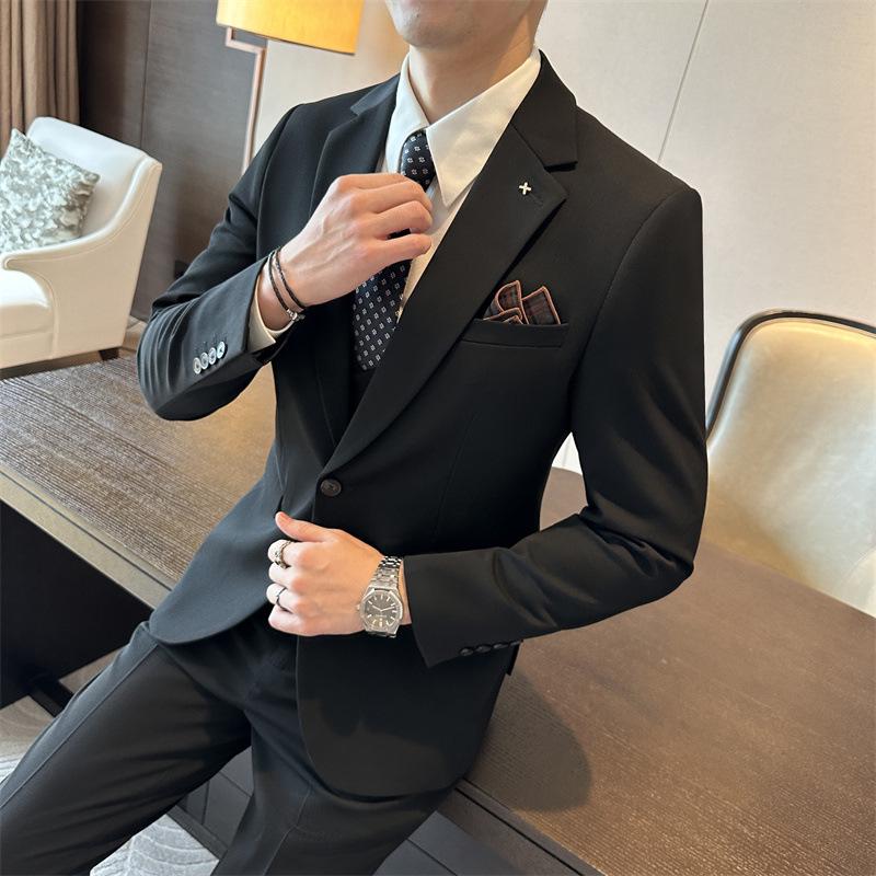 Completo Uomo Verde Scuro Autunno 2025: Abbigliamento Business Casual e Formale, Abito da Sposo in Stile Britannico.